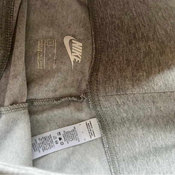 Nike biker spandex shorts - Picture 2 of 3